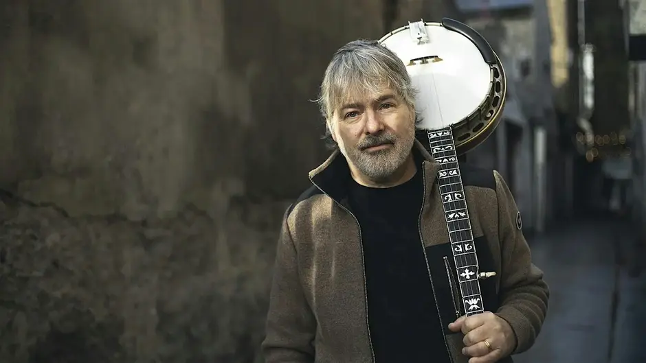 fleck1 Béla Fleck with banjo